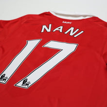 Load image into Gallery viewer, 2010/11 Nani #17 Manchester United Vintage Home Football Shirt (M)12