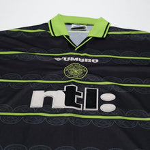 Load image into Gallery viewer, 1999/00 Viduka #36 Celtic Vintage Umbro Away Football Shirt (XL)3