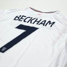 Load image into Gallery viewer, 2005/07 Beckham #7 England Vintage Umbro Home Football Shirt (XL) WC 200611