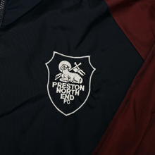 Load image into Gallery viewer, 1995/96 Preston North End Pro Footy Football Training Rain Jacket (XL) BNWOT10