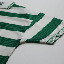 Load image into Gallery viewer, 1997/99 Larsson #7 Celtic Vintage Umbro Home Football Shirt (XL)5