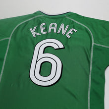 Load image into Gallery viewer, 2002/03 Roy Keane #6 Ireland Vintage Umbro Home Football Shirt (M) 2002 WC6