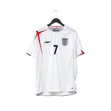 Load image into Gallery viewer, 2005/07 Beckham #7 England Vintage Umbro Home Football Shirt (L) WC 20061