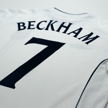 Load image into Gallery viewer, 2001/03 Beckham #7 England Vintage Umbro Home Greece Football Shirt (M)12