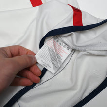 Load image into Gallery viewer, 2001/03 Beckham #7 England Vintage Umbro Home Greece Football Shirt (S) WC 200217