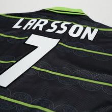 Load image into Gallery viewer, 1998/99 Larsson #7 Celtic Vintage Umbro Away Football Shirt (L)9