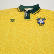 Load image into Gallery viewer, 1991/93 Brazil Vintage Umbro Home Football Shirt (L)3