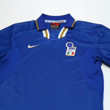 Load image into Gallery viewer, 1996/97 Italy Vintage Nike Home Football Shirt (M) Euro 962