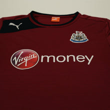 Load image into Gallery viewer, 2012/13 Ben Arfa #10 Newcastle United Vintage PUMA Away Football Shirt (M)3