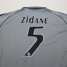 Load image into Gallery viewer, 2005/06 Zidane #5 Real Madrid Vintag adidas Third Football Shirt (M)9