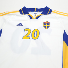 Load image into Gallery viewer, 2000/02 Larsson #20 Sweden Vintage adidas Away Football Shirt (XL) Euro 20002