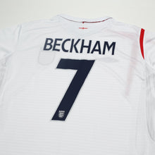 Load image into Gallery viewer, 2005/07 Beckham #7 England Vintage Umbro Home Football Shirt (XL) World Cup 2006