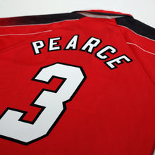 Load image into Gallery viewer, 1996/98 Pearce #3 Nottingham Forest Vintage Umbro Home Football Shirt (M)12