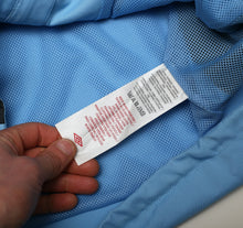 Load image into Gallery viewer, 2010/12 MANCHESTER CITY Vintage Umbro Football Hooded Jacket (M)9