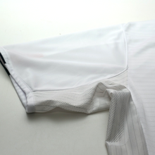Load image into Gallery viewer, 2005/07 Gerrard #4 England Vintage Umbro Home Football Shirt (L) WC 200612