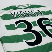 Load image into Gallery viewer, 1999/01 Viduka #36 Celtic Vintage Umbro Home Football Shirt (M)12