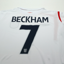 Load image into Gallery viewer, 2005/07 Beckham #7 England Vintage Umbro Home Football Shirt (L) WC 20069