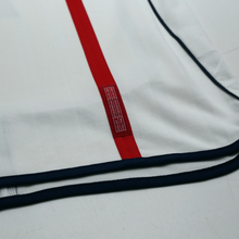 Load image into Gallery viewer, 2001/03 Beckham #7 England Vintage Umbro Home Greece Football Shirt (M)9