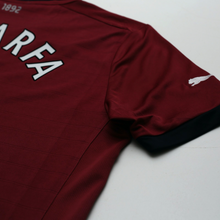 Load image into Gallery viewer, 2012/13 Ben Arfa #10 Newcastle United Vintage PUMA Away Football Shirt (M)11