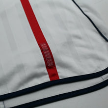 Load image into Gallery viewer, 2001/03 BECKHAM #7 England Vintage Umbro L/S Home Greece Football Shirt (L)10