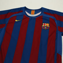 Load image into Gallery viewer, 2005/06 Ronaldinho #10 Barcelona Vintage Nike Home Football Shirt (M)2