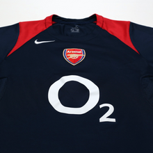 Load image into Gallery viewer, 2004/05 Arsenal Vintage Nike Total 90 Football Training Shirt Top (S)3