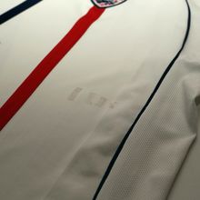 Load image into Gallery viewer, 2001/03 Beckham #7 England Vintage Umbro Home Greece Football Shirt (XL)9