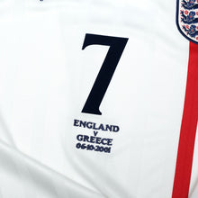 Load image into Gallery viewer, 2001/03 BECKHAM #7 England Vintage Umbro L/S Home Greece Football Shirt (S)6