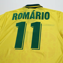 Load image into Gallery viewer, 1994/97 Romario #11 Brazil Vintage Umbro Home Football Shirt (M)8