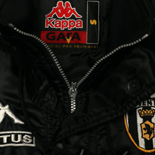 Load image into Gallery viewer, 1998/99 Juventus Vintage Kappa Padded Bench Jacket (S)18