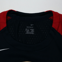 Load image into Gallery viewer, 2004/05 Arsenal Vintage Nike Total 90 Football Training Shirt Top (S)11