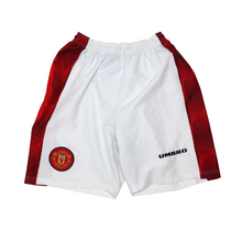 Load image into Gallery viewer, 1996/98 MANCHESTER UNITED Vintage Umbro Home Football Shorts (30 Waist)0