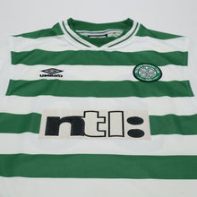 Load image into Gallery viewer, 1999/01 Viduka #36 Celtic Vintage Umbro Home Football Shirt (M)3