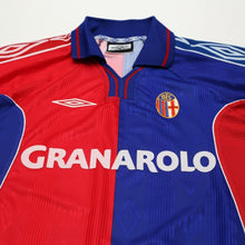 Load image into Gallery viewer, 2000/01 Signori #10 Bologna Vintage Umbro Home Football Shirt (M)3
