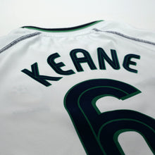 Load image into Gallery viewer, 2001/02 Keane #6 Ireland Vintage Umbro Away Football Shirt (XL)12