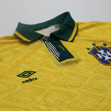 Load image into Gallery viewer, 1991/93 Brazil Vintage Umbro Home Football Shirt (L)5
