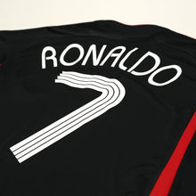 Load image into Gallery viewer, 2021/22 Ronaldo #7 Manchester United adidas Teamgeist Football Shirt (M)10