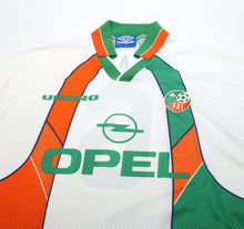 Load image into Gallery viewer, 1994/96 KEANE #6 Ireland Vintage Umbro Away Football Shirt (L)