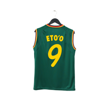 Load image into Gallery viewer, 2002 Eto'o #9 Cameroon Vintage PUMA Football Shirt Vest (M) World Cup0