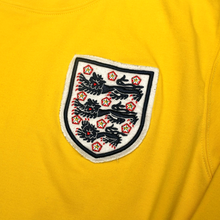 Load image into Gallery viewer, 1965/70 Gordon Banks #1 England Umbro Goalkeeper Shirt (M/L) 'Retro 1966'
