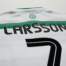 Load image into Gallery viewer, 2003/04 Larsson #7 Celtic Vintage Umbro European Home Football Shirt (M)11