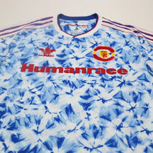 Load image into Gallery viewer, 2020/21 Manchester United Human Race adidas Football Shirt (M)3