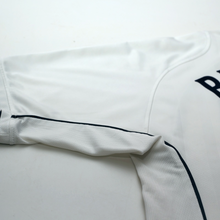 Load image into Gallery viewer, 2001/03 Beckham #7 England Vintage Umbro Home Greece Football Shirt (M)14