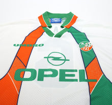 Load image into Gallery viewer, 1994/96 KEANE #6 Ireland Vintage Umbro Away Football Shirt (L)