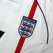 Load image into Gallery viewer, 2001/03 Beckham #7 England Vintage Umbro Home L/S Greece Football Shirt (M)