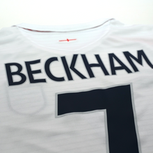 Load image into Gallery viewer, 2005/07 Beckham #7 England Vintage Umbro Home Football Shirt (L) WC 200611