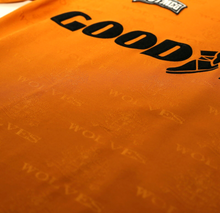 Load image into Gallery viewer, 1995/96 BULL #9 Wolverhampton Wanderers Vintage Nutmeg Home Football Shirt (S)