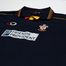 Load image into Gallery viewer, 1999/01 Le Tissier #7 Southampton Vintage Saints Away Football Shirt (XL)4

