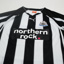 Load image into Gallery viewer, 2010/11 Ben Arfa #37 Newcastle United Vintage PUMA LS Home Football Shirt (M)3
