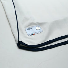 Load image into Gallery viewer, 2001/03 Beckham #7 England Vintage Umbro Home Greece Football Shirt (M)8
